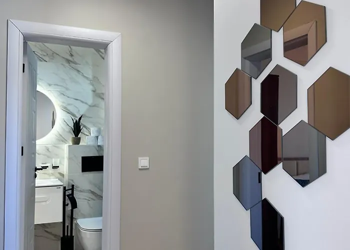 Elegance28 - Stylish Mountain Retreat In By Flat Mаnager 반스코