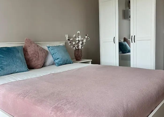 Elegance28 - Stylish Mountain Retreat In By Flat Mаnager 반스코